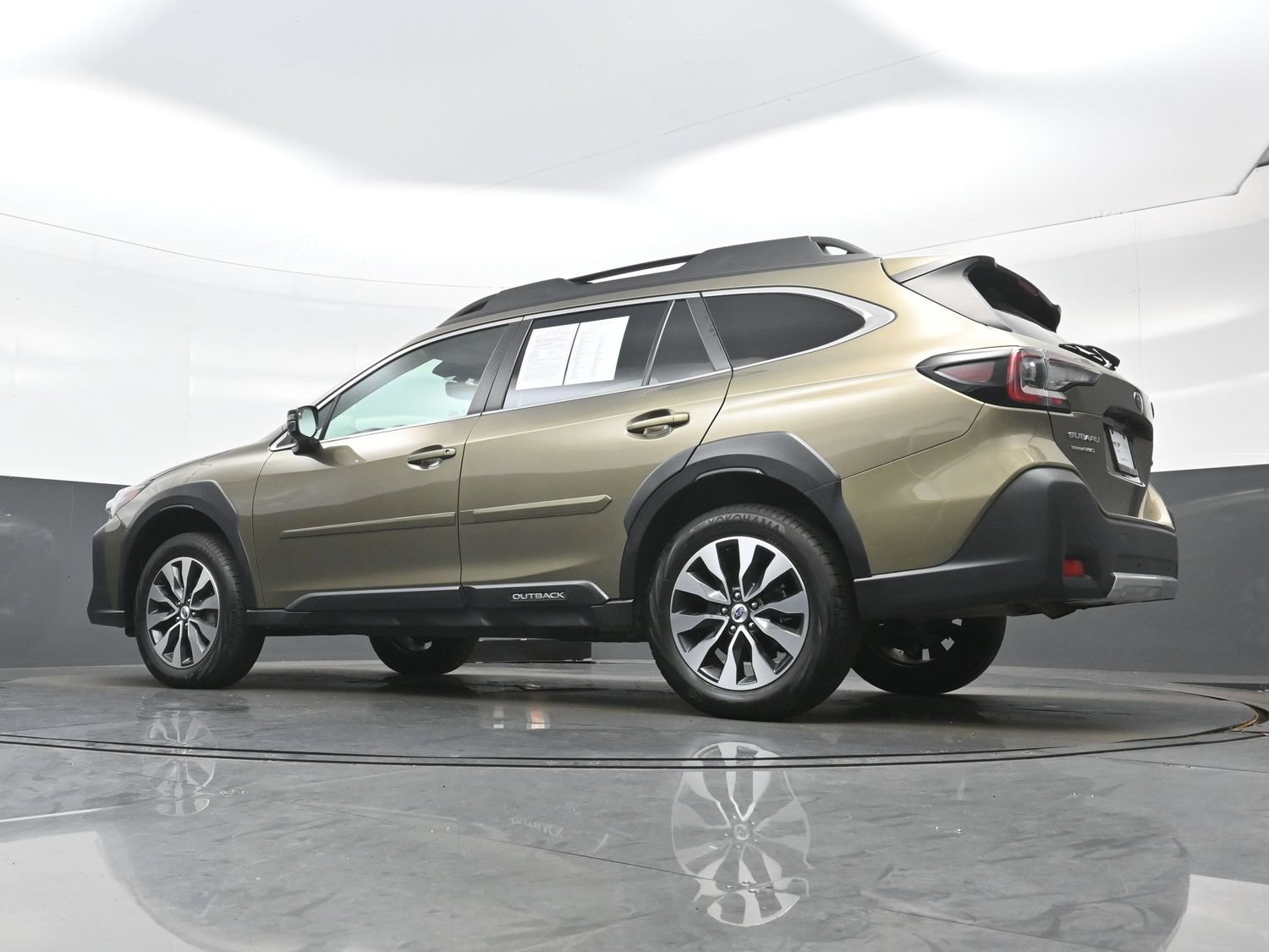 Used 2024 Subaru Outback Limited AWD/4WD image 31