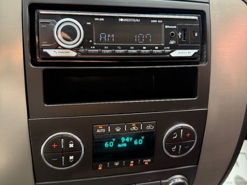 Used 2011 GMC Sierra 1500 SLT w/ SLT Convenience Package AWD/4WD image 30