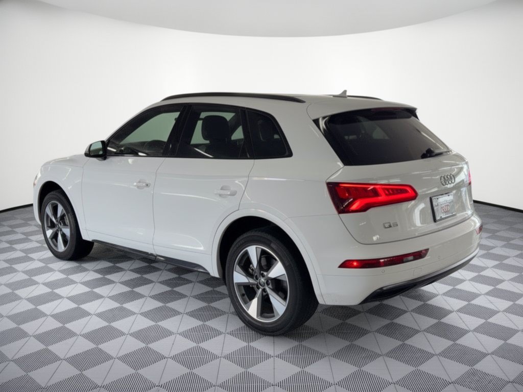 Used 2020 Audi Q5 2.0T Premium w/ Titanium Sport Package AWD/4WD image 3