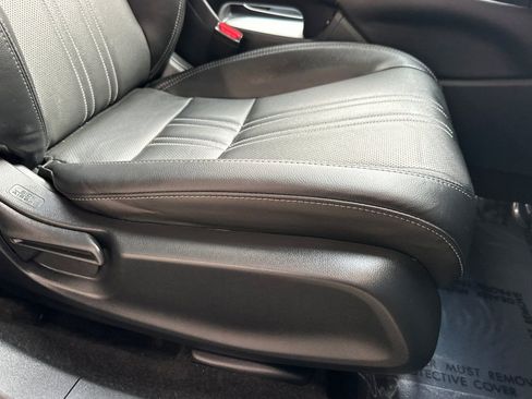 Used 2025 Honda HR-V EX-L image 23