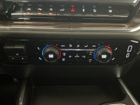 Used 2024 Chevrolet Silverado 1500 LT Trail Boss w/ Convenience Package II image 12