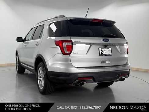 Used 2018 Ford Explorer XLT w/ Equipment Group 202A AWD/4WD image 8