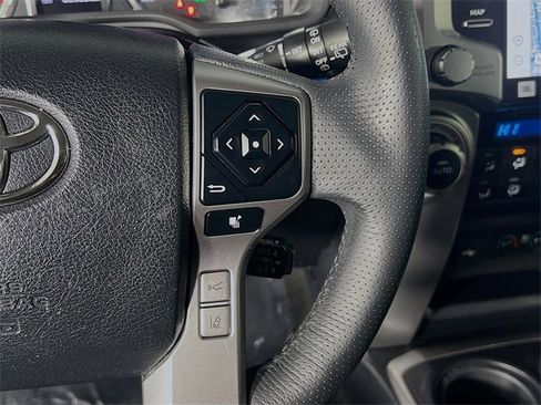 Used 2021 Toyota 4Runner Limited image 17