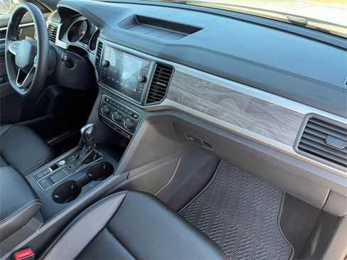 Used 2021 Volkswagen Atlas Cross Sport SE image 22