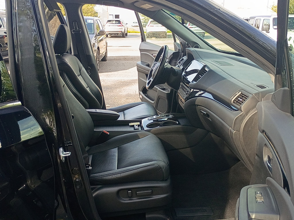 Certified 2022 Honda Pilot Touring image 18