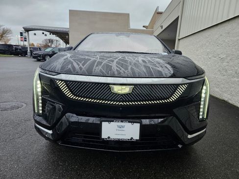 New 2026 Cadillac Optiq Luxury 2 image 13