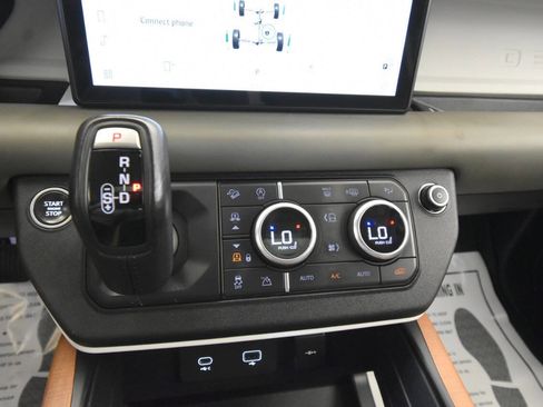 Used 2020 Land Rover Defender 110 First Edition AWD/4WD image 24