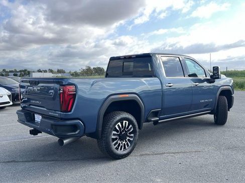 New 2026 GMC Sierra 2500 Denali Ultimate w/ Max Trailering Package image 3