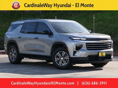 Used 2025 Chevrolet Traverse LT