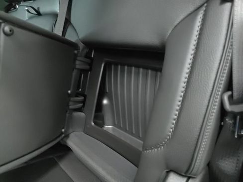 Used 2024 GMC Sierra 1500 Denali AWD/4WD image 11