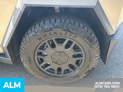 Used 2024 Tesla Cybertruck AWD Crew Cab image 15