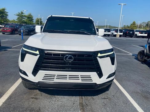 Used 2025 Lexus GX 550 AWD/4WD image 2