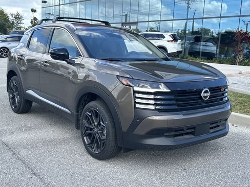 New 2026 Nissan Kicks SR FWD image 5