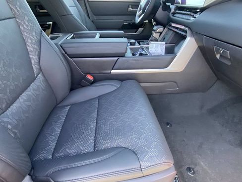 Certified 2025 Toyota Tundra Limited AWD/4WD image 12