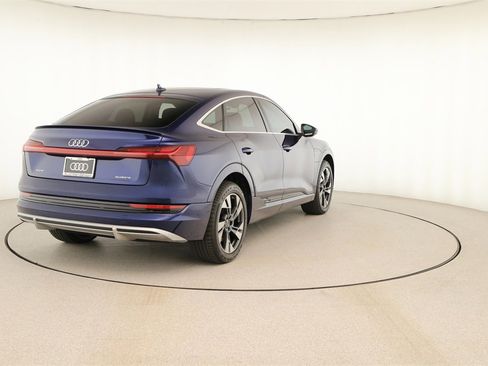 Certified 2022 Audi e-tron Premium image 6