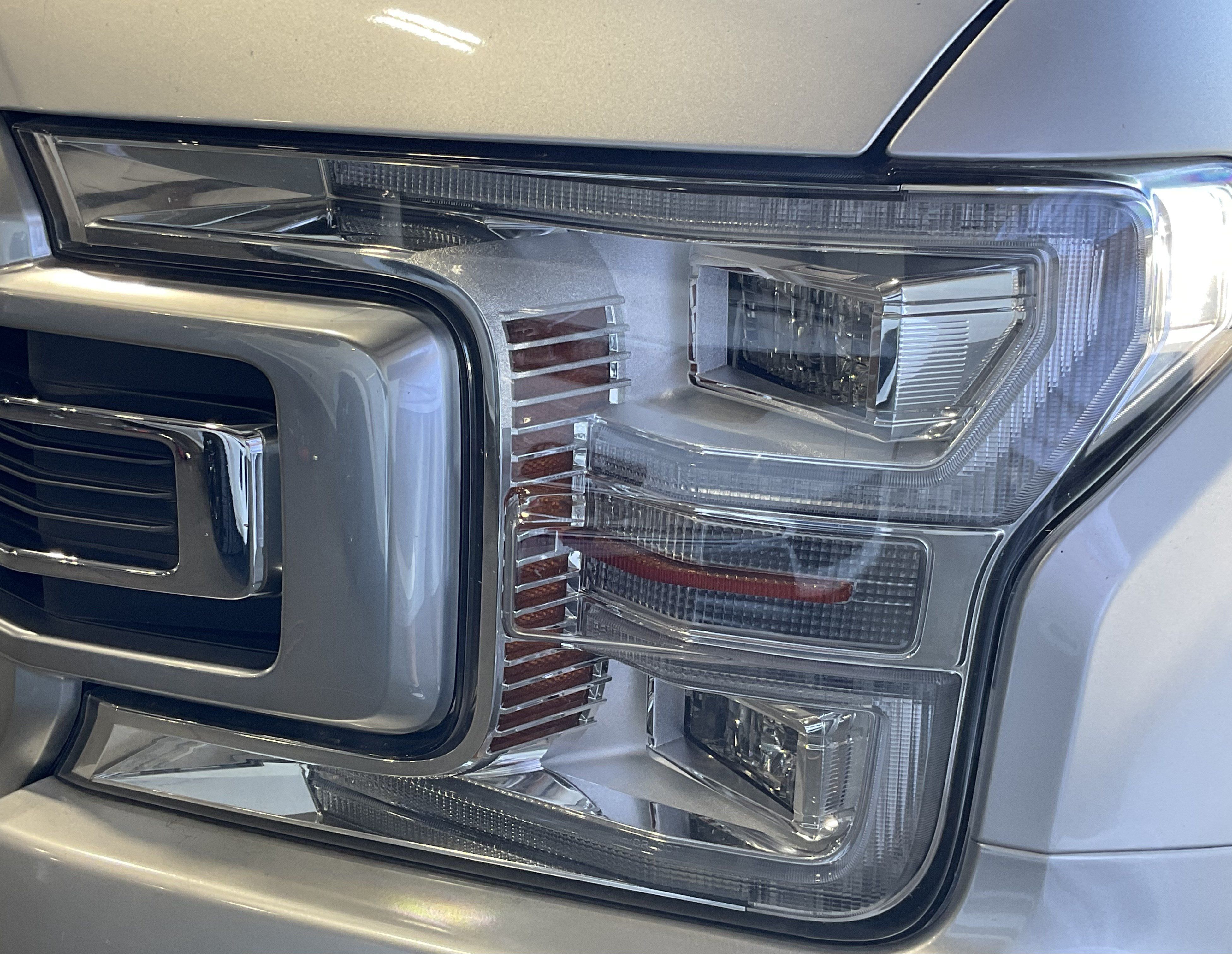 Used 2019 Ford F150 Limited AWD/4WD image 9