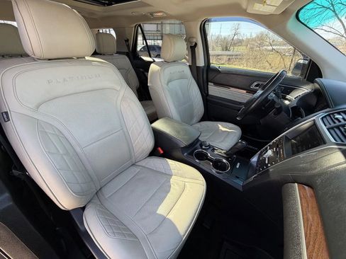 Used 2016 Ford Explorer Platinum image 15