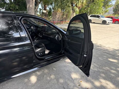 Used 2021 BMW 530i w/ M Sport Package RWD image 14