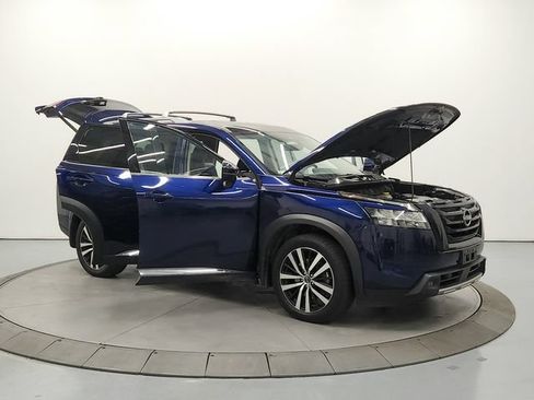Used 2023 Nissan Pathfinder Platinum AWD/4WD image 9