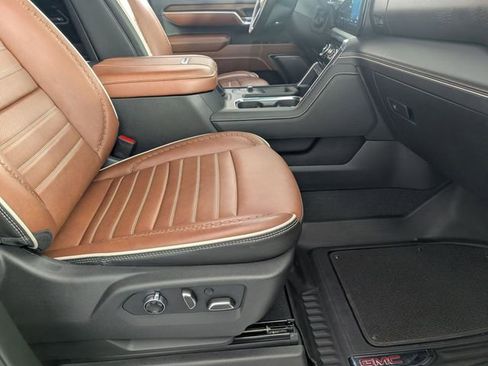 Used 2025 GMC Sierra 2500 Denali Ultimate image 34