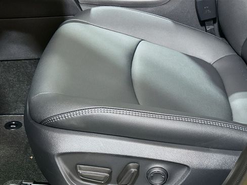 New 2026 Toyota Corolla Cross XLE w/ Convenience Package FWD image 18