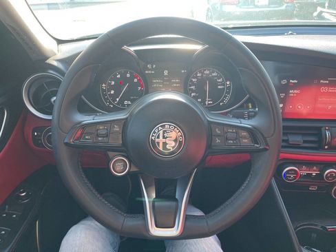Used 2020 Alfa Romeo Giulia Ti image 30