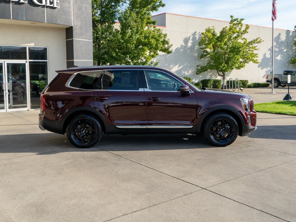 Used 2020 Kia Telluride EX AWD/4WD image 8