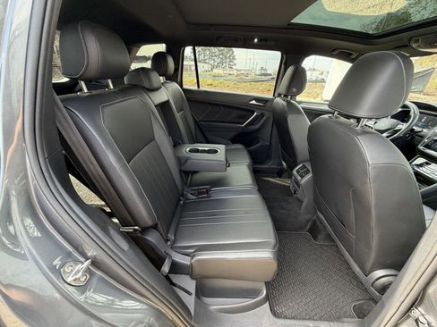 Used 2024 Volkswagen Tiguan SE R-Line image 13