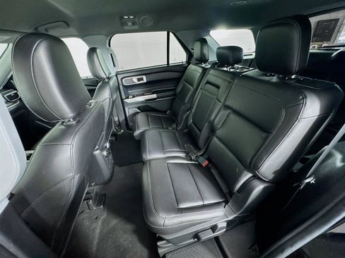 Used 2022 Ford Explorer XLT w/ Equipment Group 202A image 21