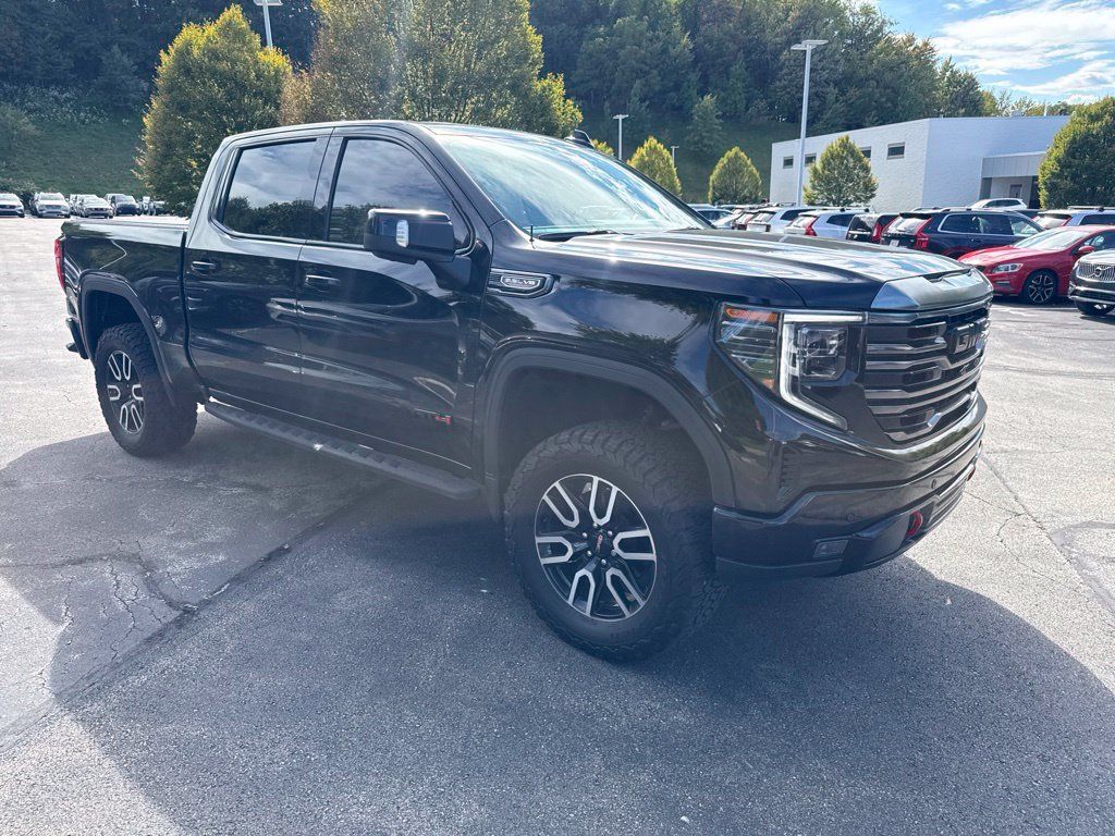 Used 2022 GMC Sierra 1500 AT4 w/ AT4 Premium Package AWD/4WD image 8