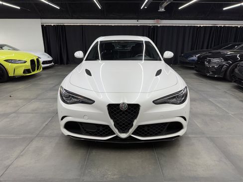 Used 2017 Alfa Romeo Giulia Quadrifoglio image 10