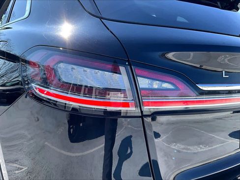 Used 2019 Lincoln Nautilus Reserve w/ Driver Assistance Package image 28