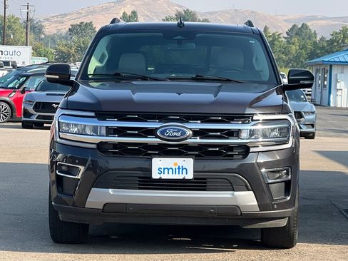 Used 2024 Ford Expedition Limited image 9