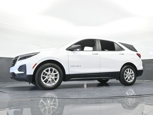 Used 2023 Chevrolet Equinox LS image 56