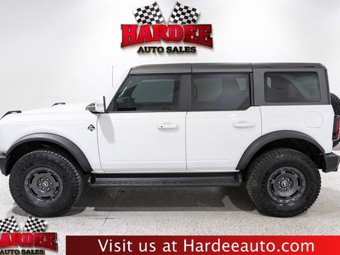 Used 2025 Ford Bronco Outer Banks w/ Sasquatch Package AWD/4WD image 1