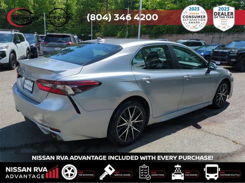 Used 2022 Toyota Camry SE image 5