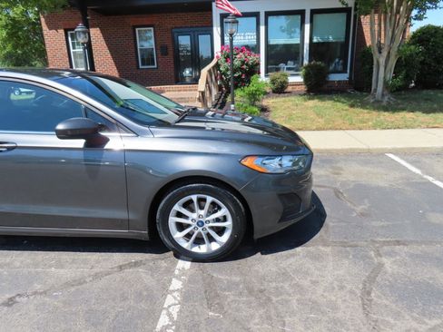 Used 2020 Ford Fusion SE FWD image 10