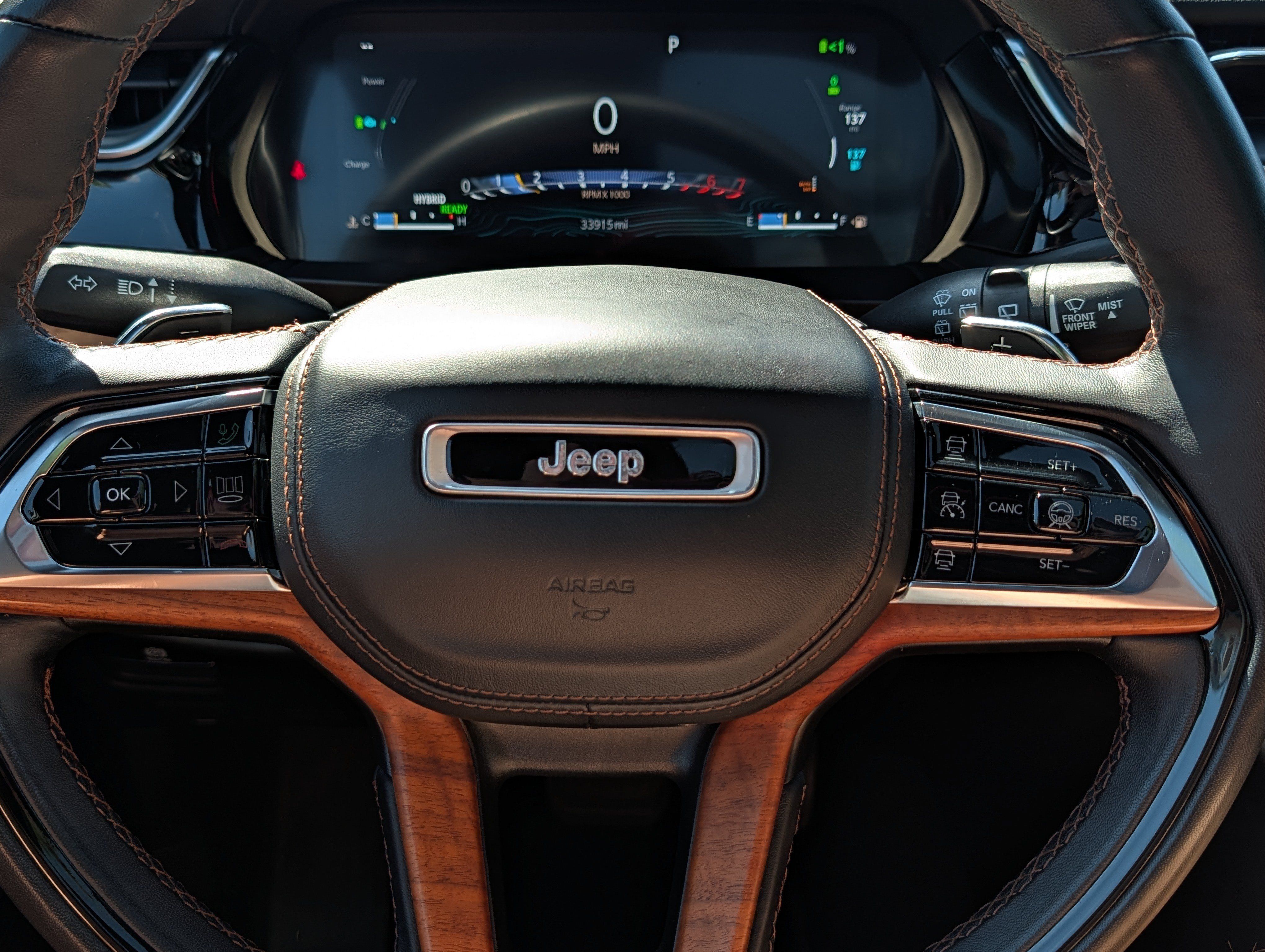 Used 2023 Jeep Grand Cherokee Summit AWD/4WD image 25
