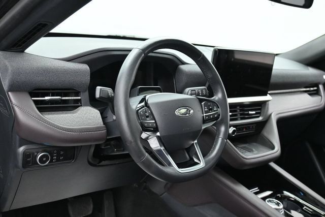 Certified 2025 Ford Explorer Platinum w/ LUX Leather Package AWD/4WD image 17