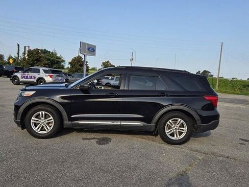 Certified 2020 Ford Explorer XLT w/ Equipment Group 202A RWD image 4