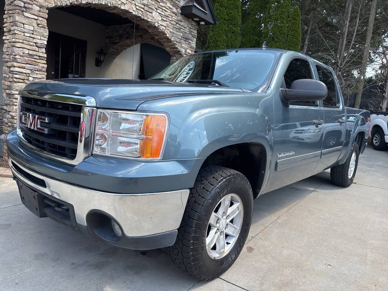 Used 2011 GMC Sierra 1500 SLE w/ Power Tech Package AWD/4WD image 2