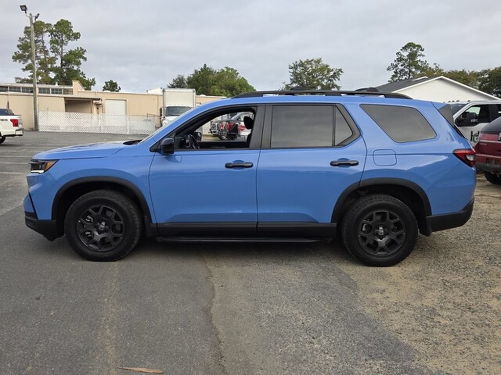 Used 2025 Honda Pilot TrailSport image 5