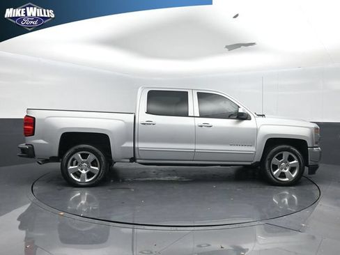 Used 2018 Chevrolet Silverado 1500 LT w/ All Star Edition RWD image 8