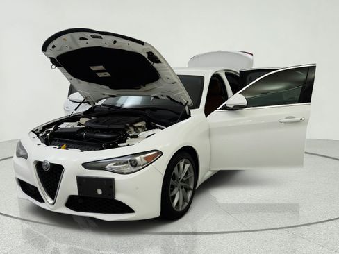 Used 2017 Alfa Romeo Giulia Ti w/ TI Leather Package AWD/4WD image 10