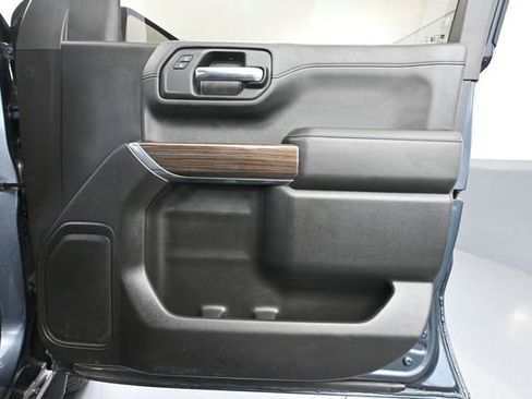 Used 2022 Chevrolet Silverado 1500 LT AWD/4WD image 45