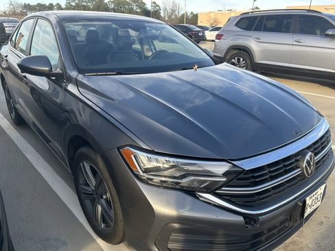 Used 2024 Volkswagen Jetta SE image 14