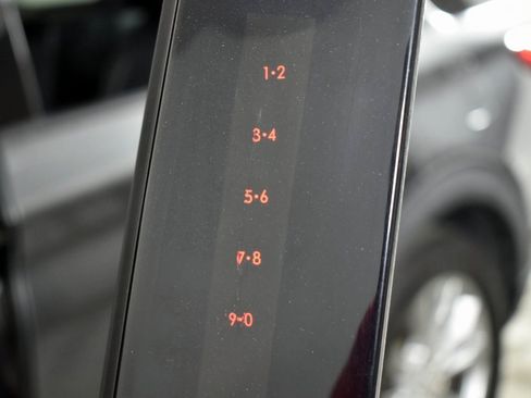 Used 2020 Ford Explorer XLT w/ Equipment Group 202A image 9