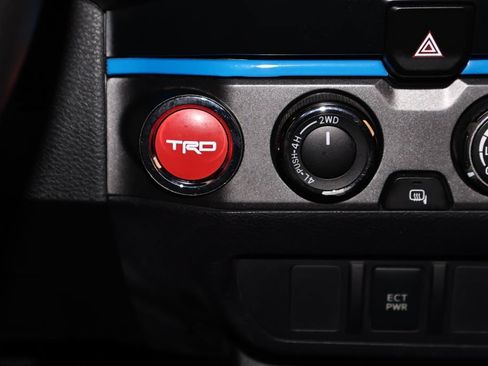 Used 2019 Toyota Tacoma TRD Off-Road AWD/4WD image 26