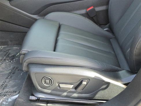 Certified 2025 Audi A6 e-tron Premium Plus w/ Premium Plus image 17