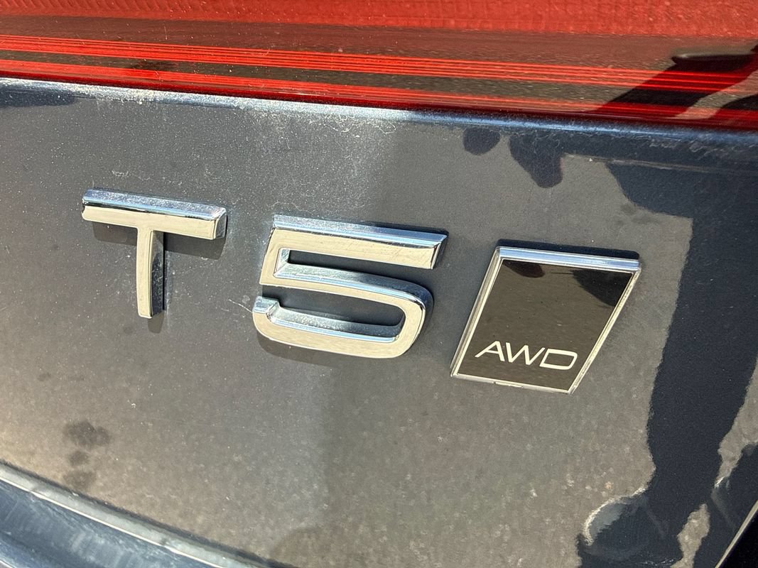 Used 2021 Volvo XC60 T5 Inscription w/ Climate Package AWD/4WD image 13